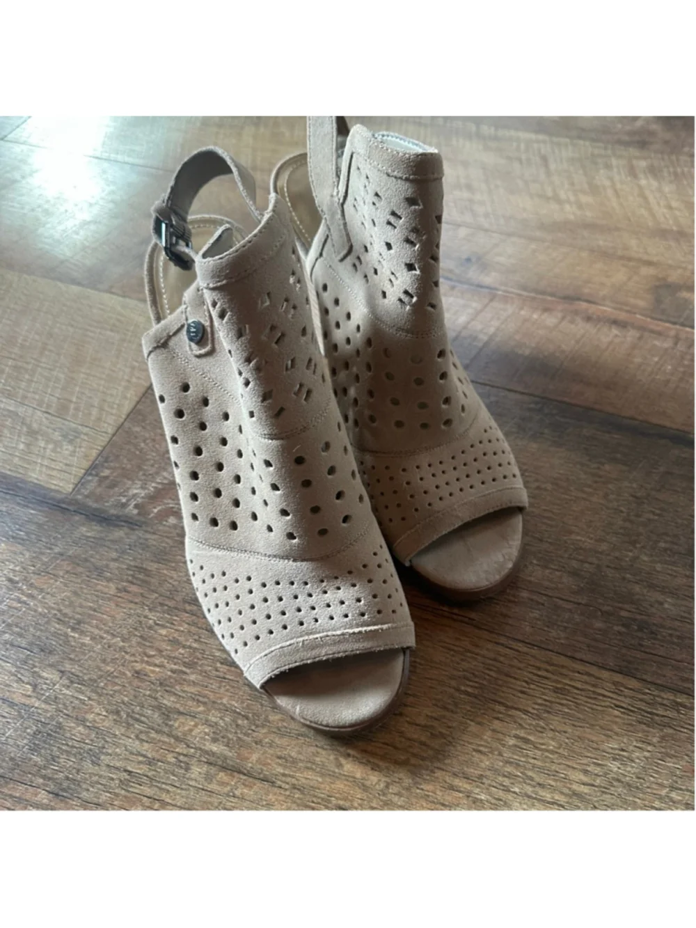 Women's Marc Fisher Beige Perforated Peep Toe Slingback Wedges Size 11 Summer